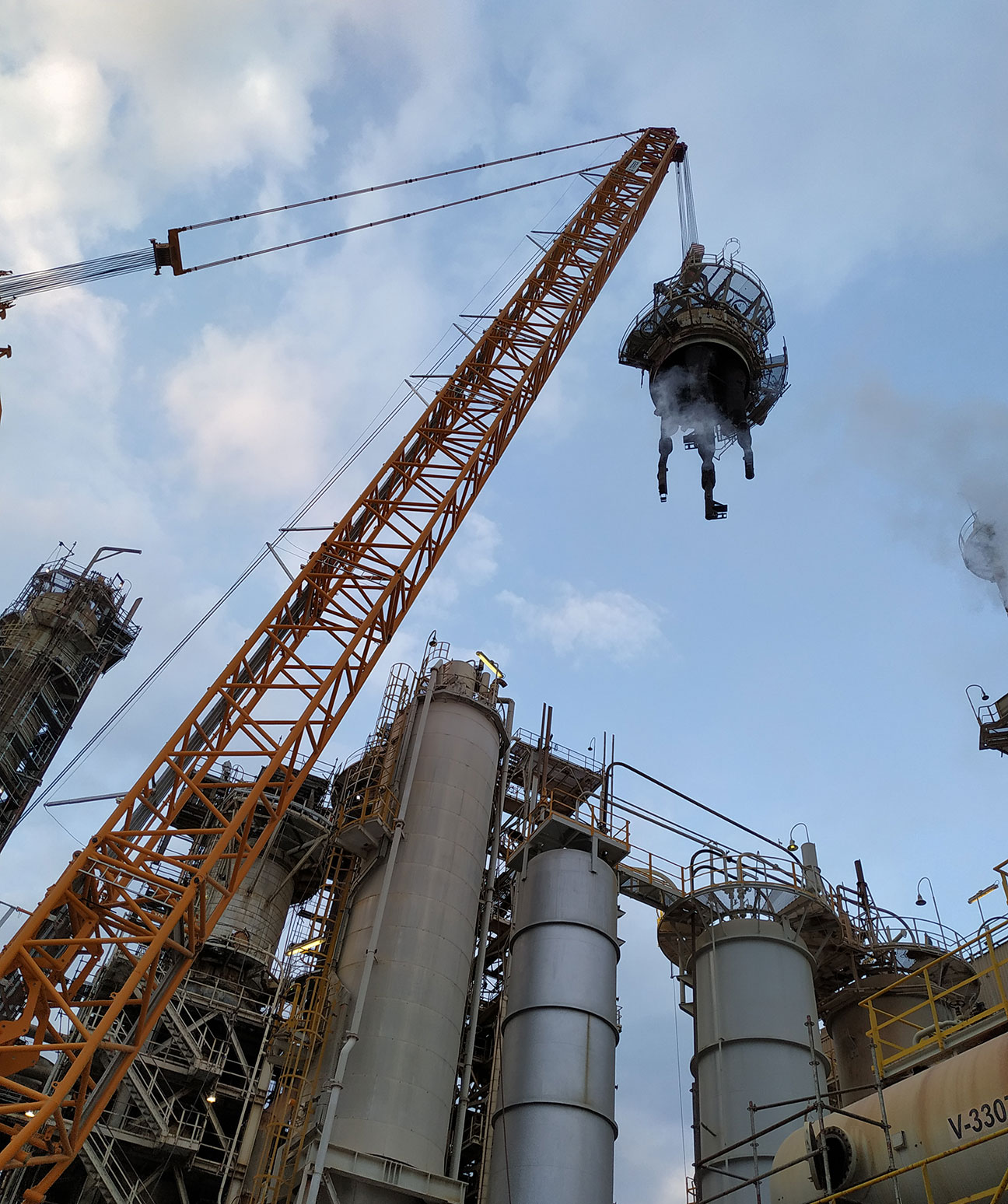 FCC Reactor R-3251 and FCC Main Column C-3201