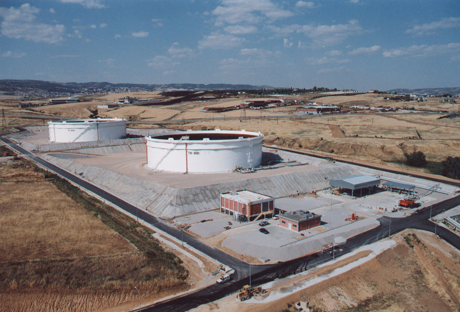 Supply and erection of two new crude tanks 